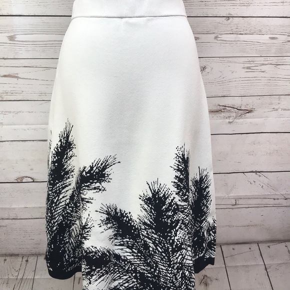 Isabel De Pedro Dresses & Skirts - 🌸Isabel De Pedro Knit Skirt🌸